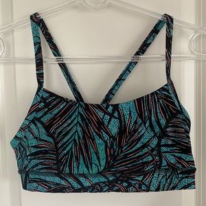 Lululemon sports bra size 4